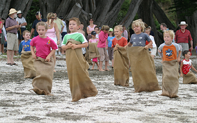 Mahurangi Regatta 2006, sack race at Scotts Landing, unusually. Photographer, Max Cumming